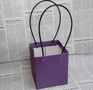 Коробка- сумка для цветов  (1 шт , 18х16х15  см)Цвет сиреневый