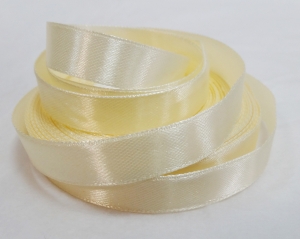Лента атласная 12мм (цвет 08 молочный ).