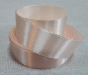 Лента атласная 25 мм(цв  бледный персик / 23)