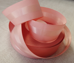 Лента репсоваяc атласной вставкой, двухсторонняя 2,5 см ( 18 м )